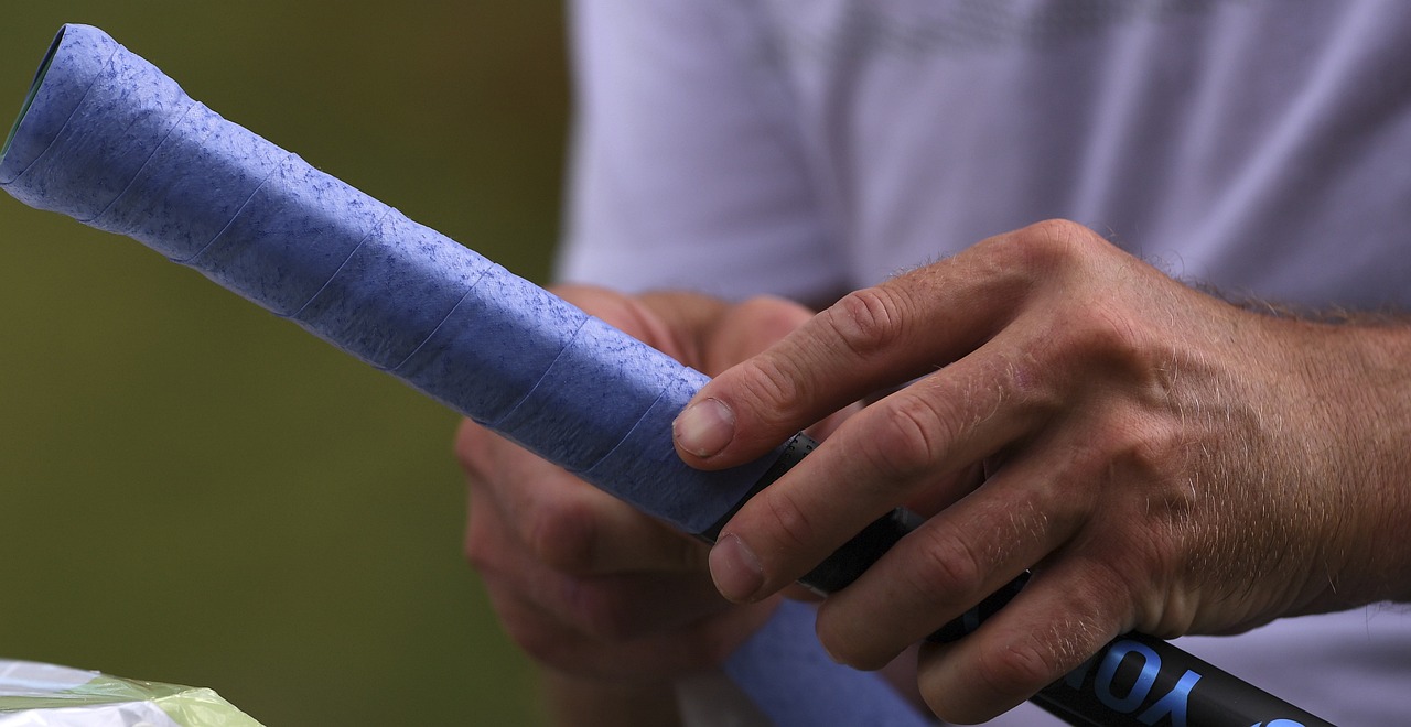 What Is The Best Way To Grip A Tennis Racket For Volleys?